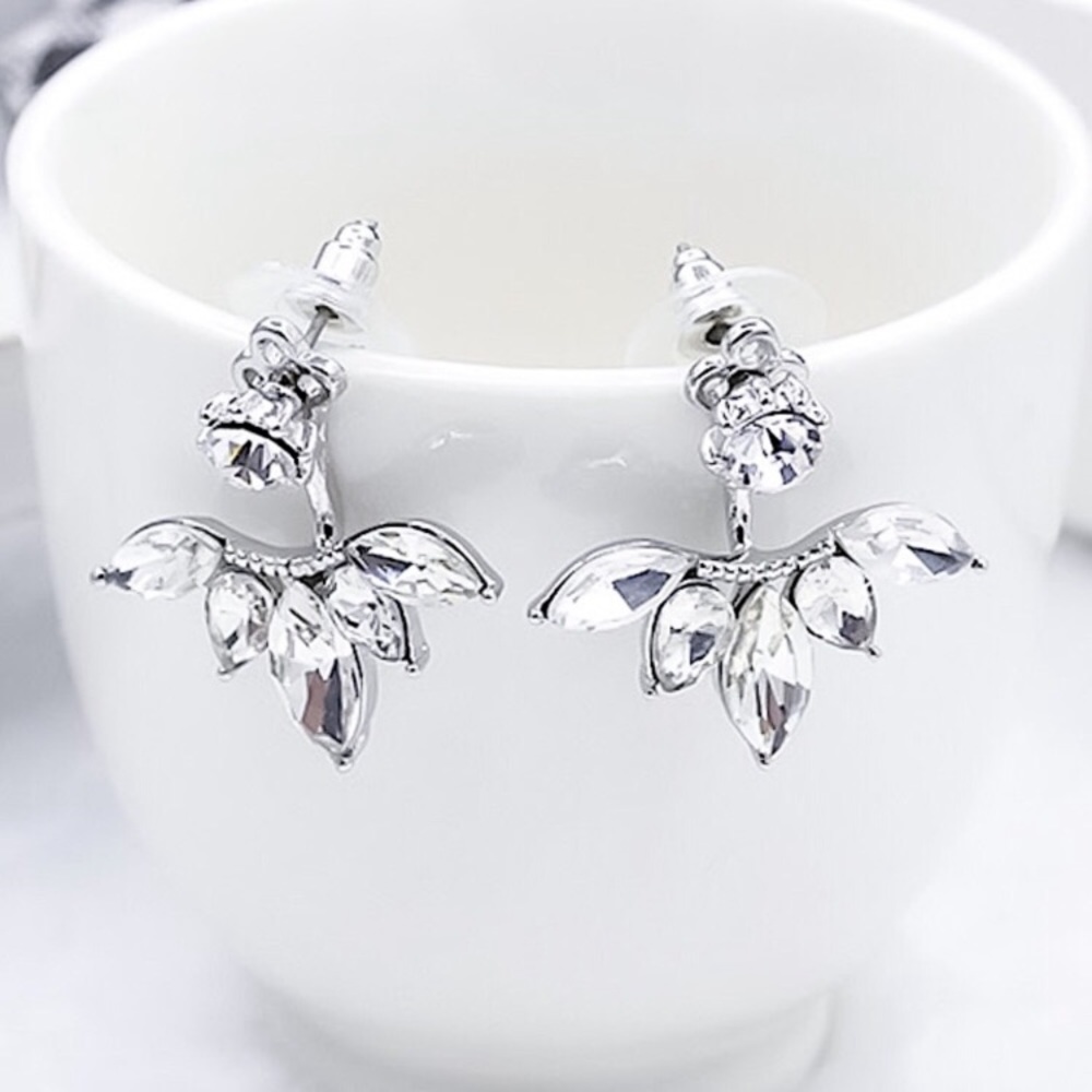 ⚜️𝟯𝟬%𝗢𝗙𝗙 𝗯𝘂𝗻𝗱𝗹𝗲𝘀 𝟯+⚜️ NEW Rhinestone Floral Jacket Earrings - Picture 6 of 13